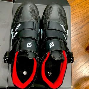 Peloton Cycling Shoes- Clips included